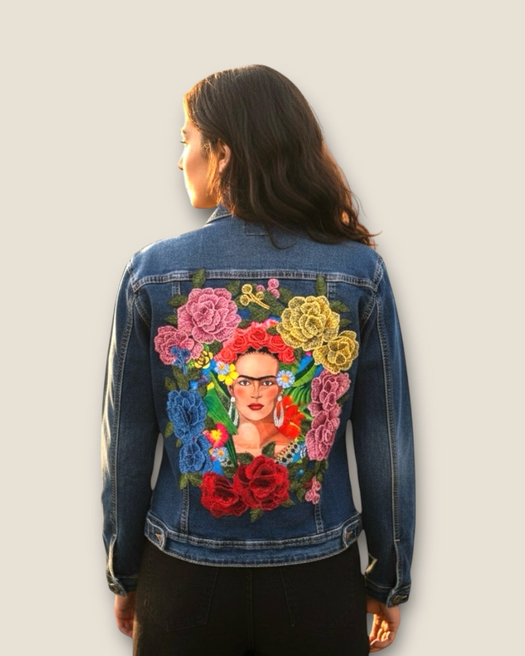 Chaqueta vaquera Frida bordeada de flores