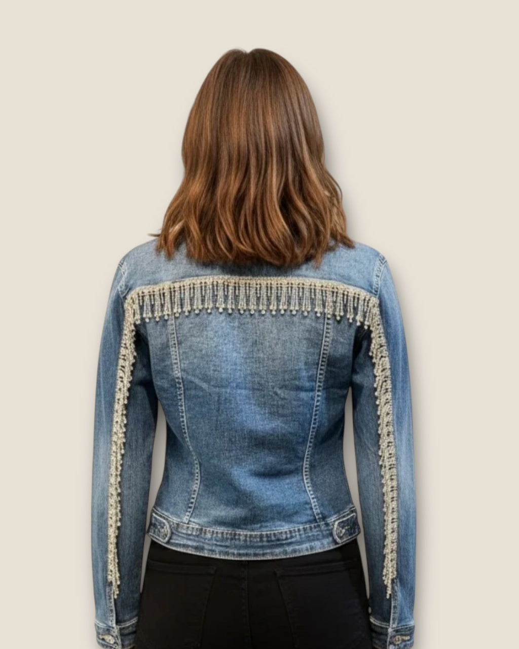 Chaqueta vaquera con flecos cortos de pedreria