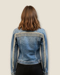 Chaqueta vaquera con flecos cortos de pedreria