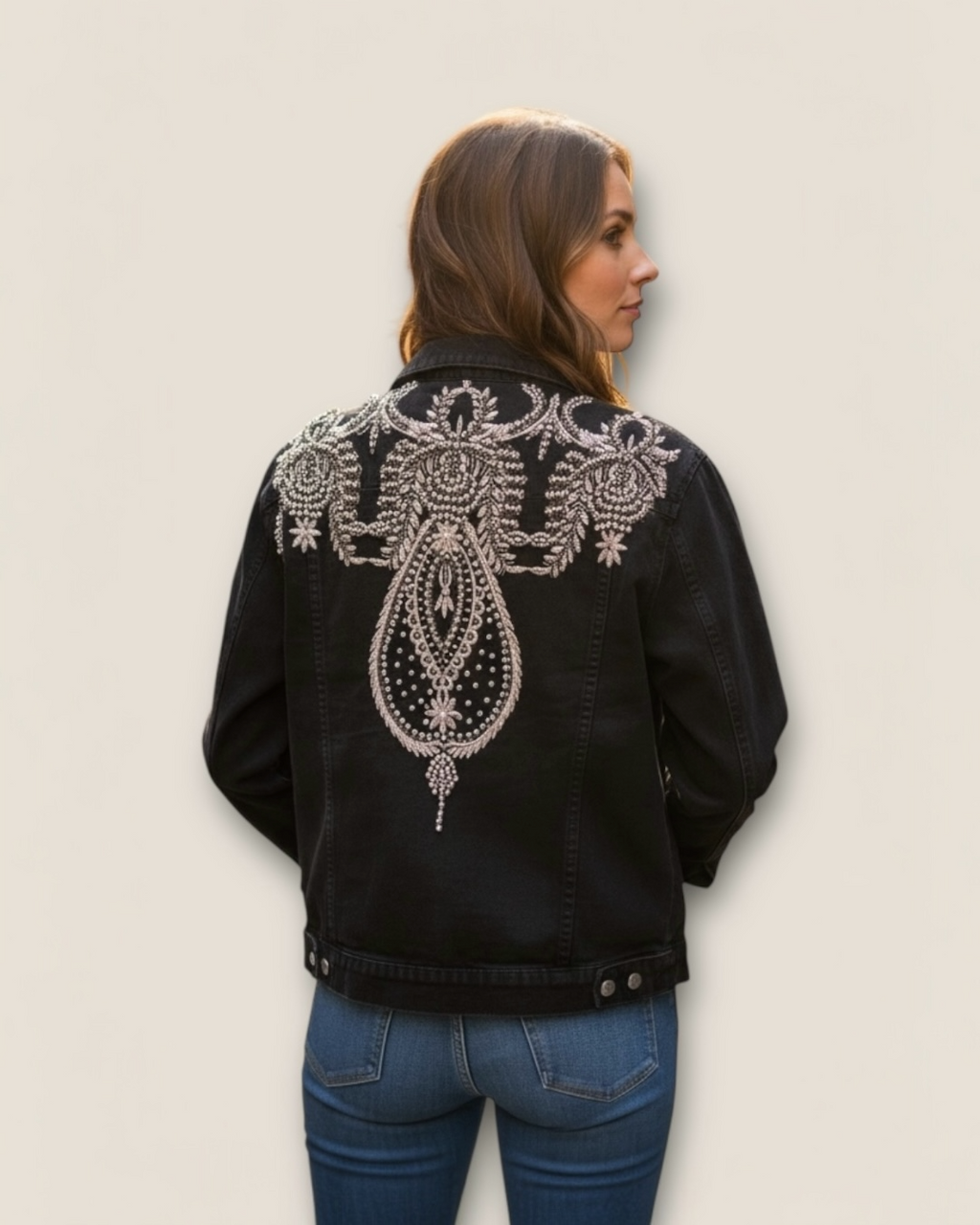 Chaqueta vaquera negra bordada