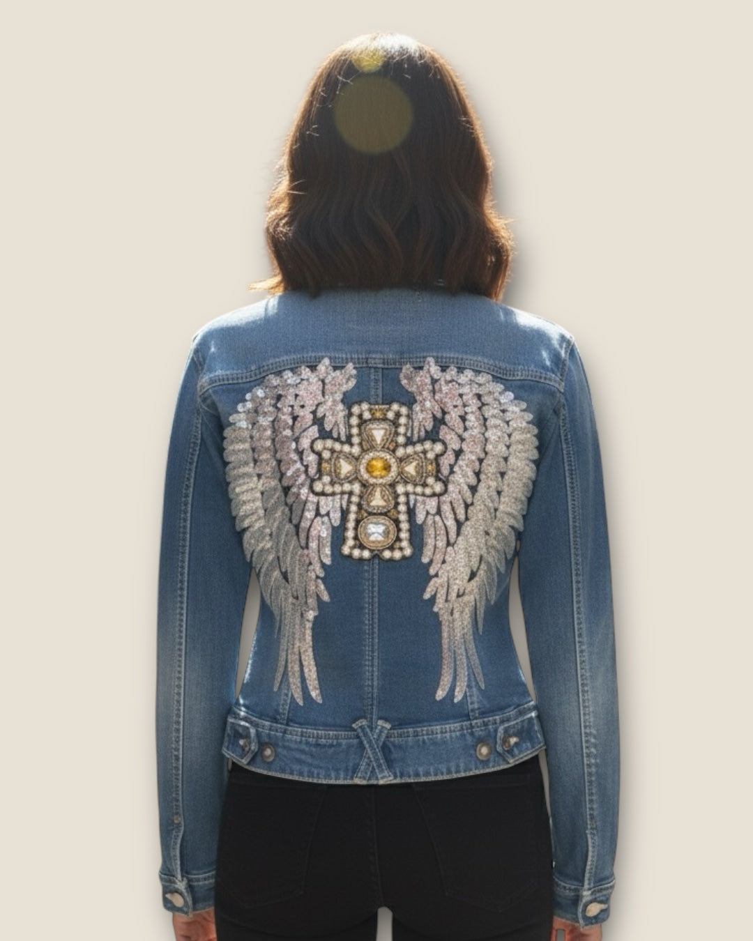 Chaqueta vaquera alas con cruz de pedrería