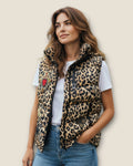 Chaleco acolchado animal print con parches