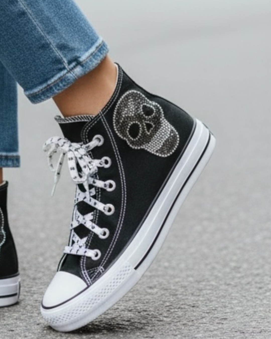 Zapatillas de lona con calavera de strass