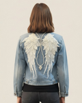 Chaqueta vaquera alas de ángel y perlas