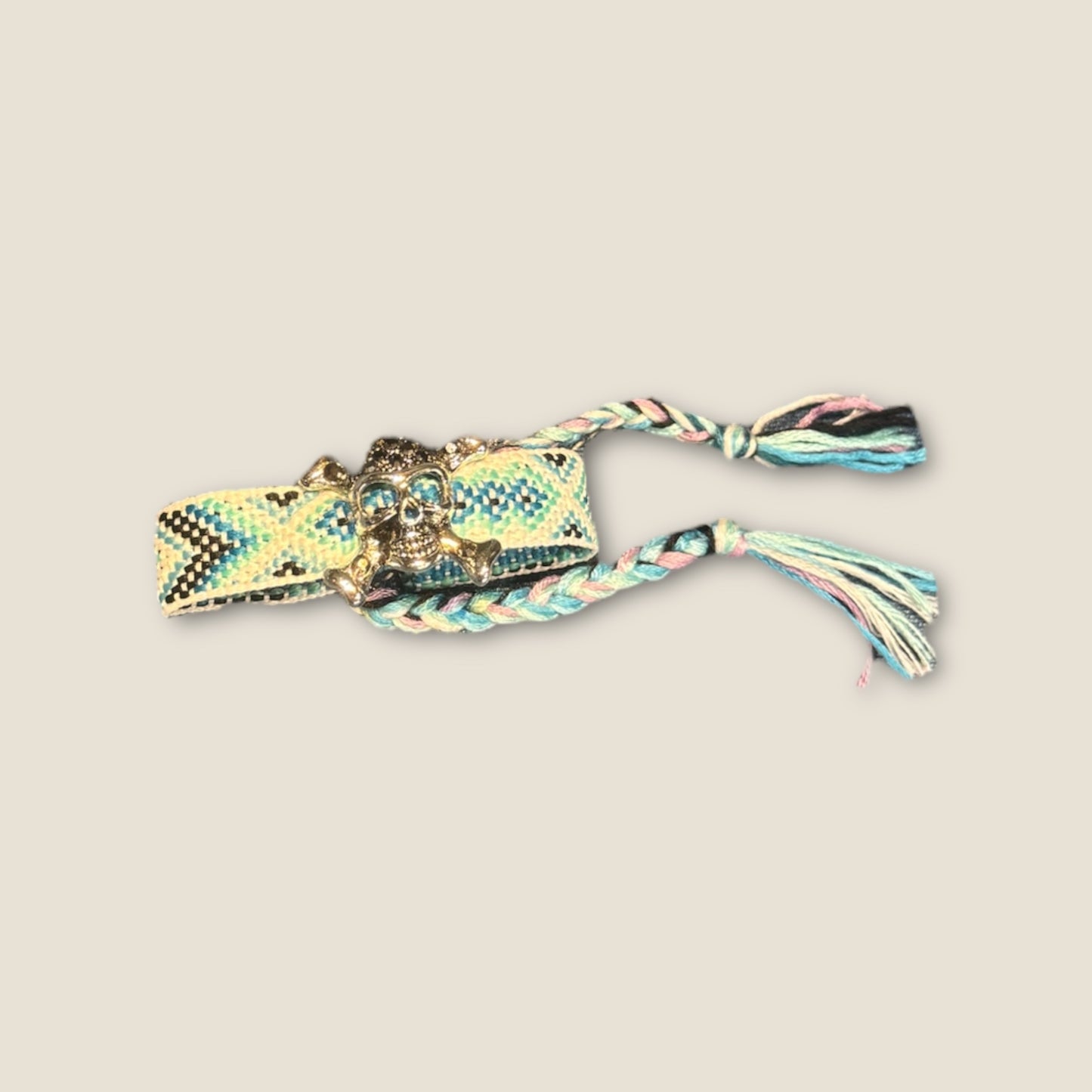 Pulsera macramé Calavera